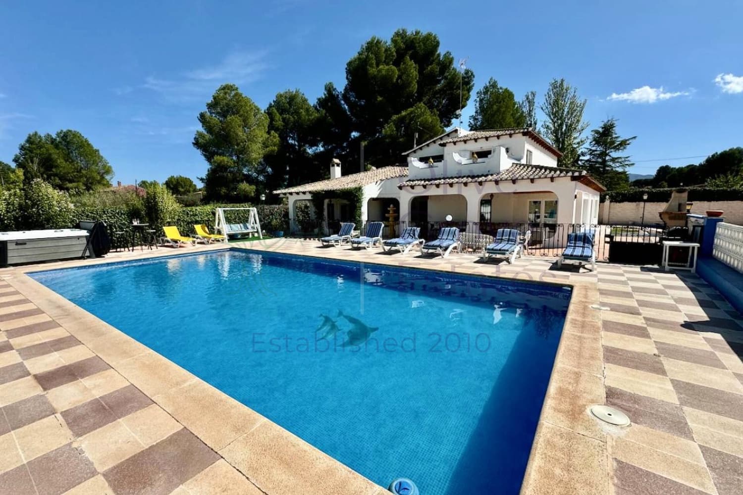 8 bedroom Villa for sale in Castalla with pool garage - € 655,000 (Ref: 9906612)