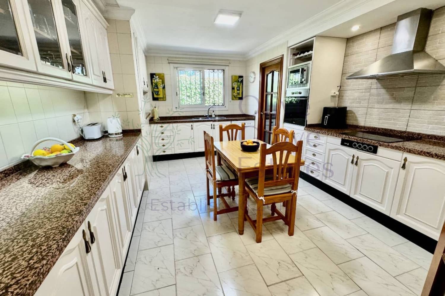 8 bedroom Villa for sale in Castalla with pool garage - € 655,000 (Ref: 9906612)