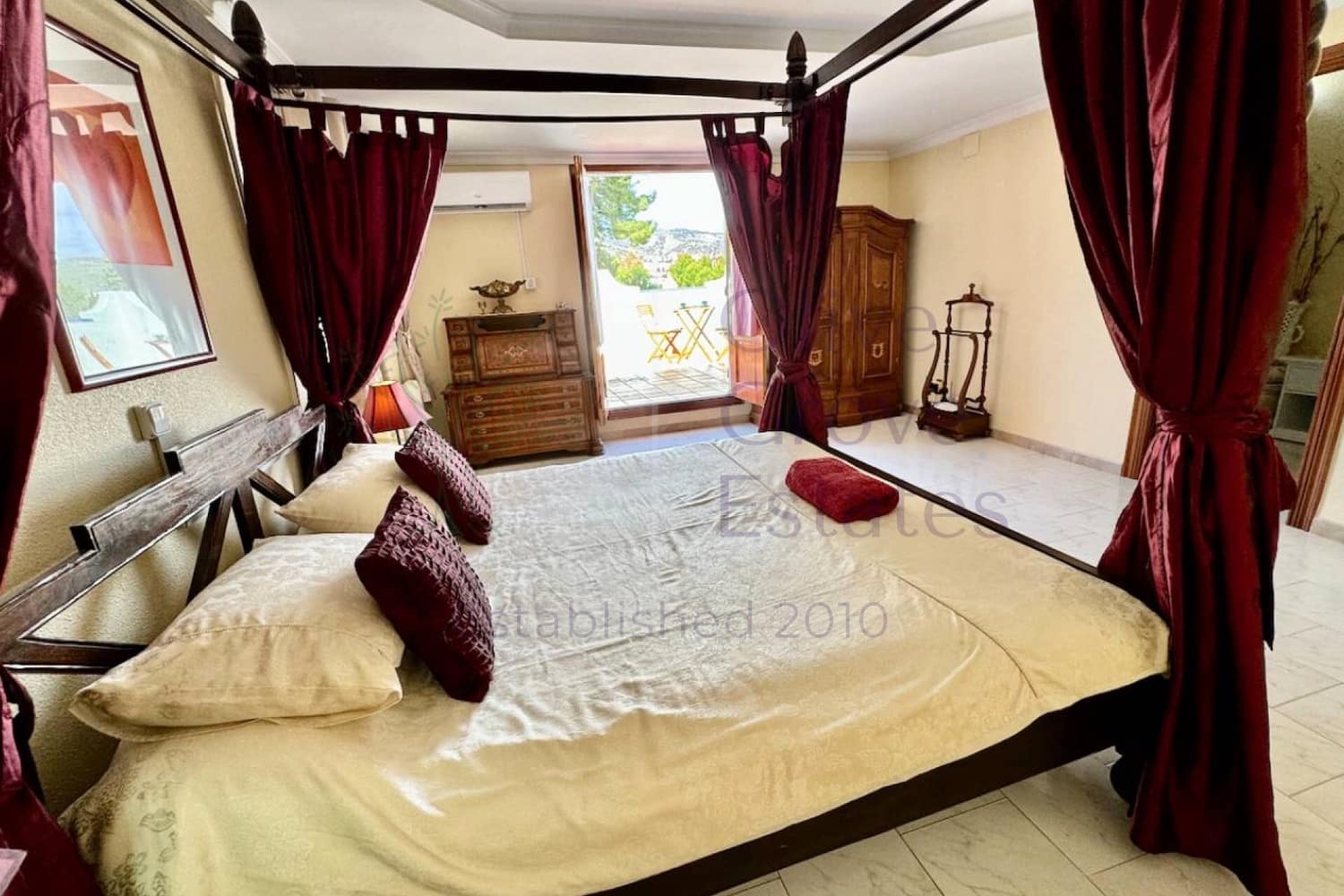 8 bedroom Villa for sale in Castalla with pool garage - € 655,000 (Ref: 9906612)
