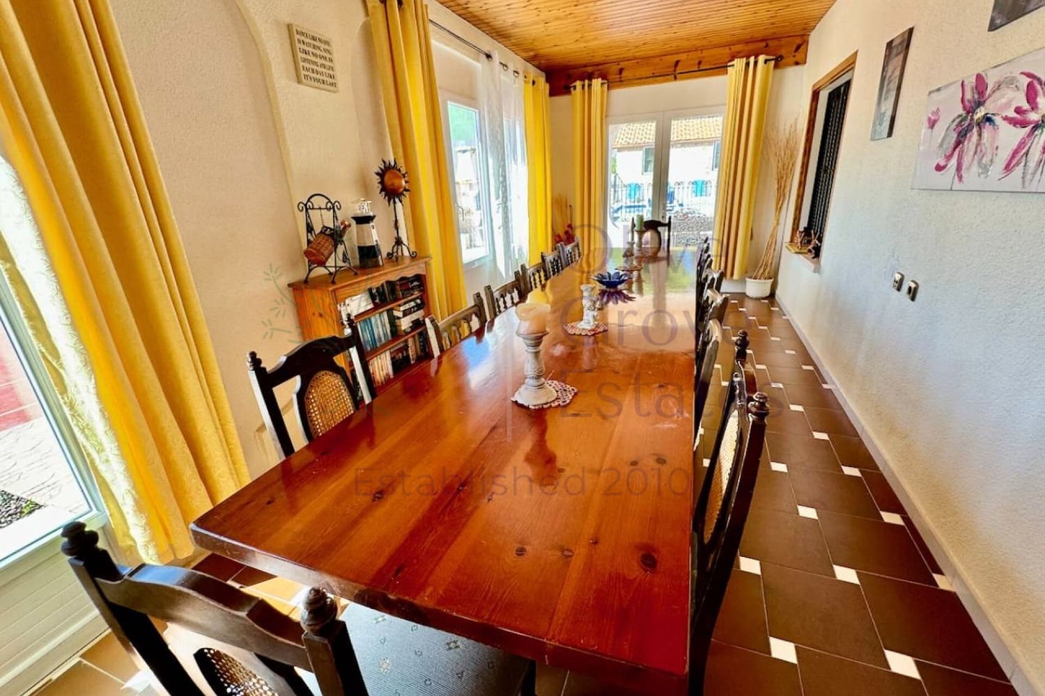 8 bedroom Villa for sale in Castalla with pool garage - € 655,000 (Ref: 9906612)