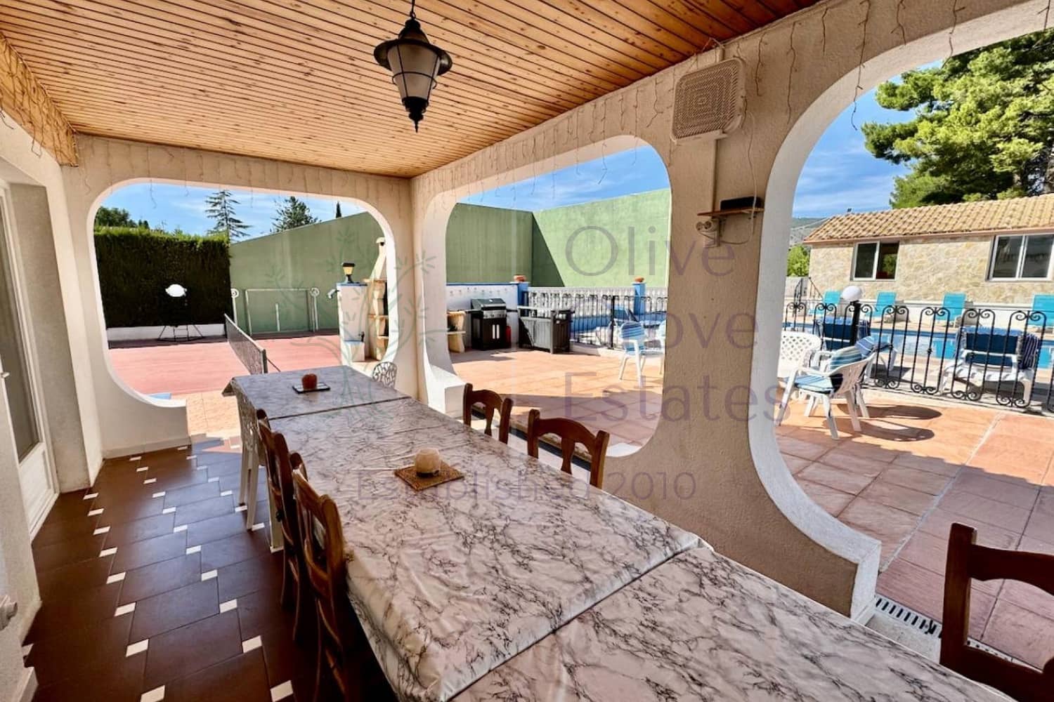 8 bedroom Villa for sale in Castalla with pool garage - € 655,000 (Ref: 9906612)