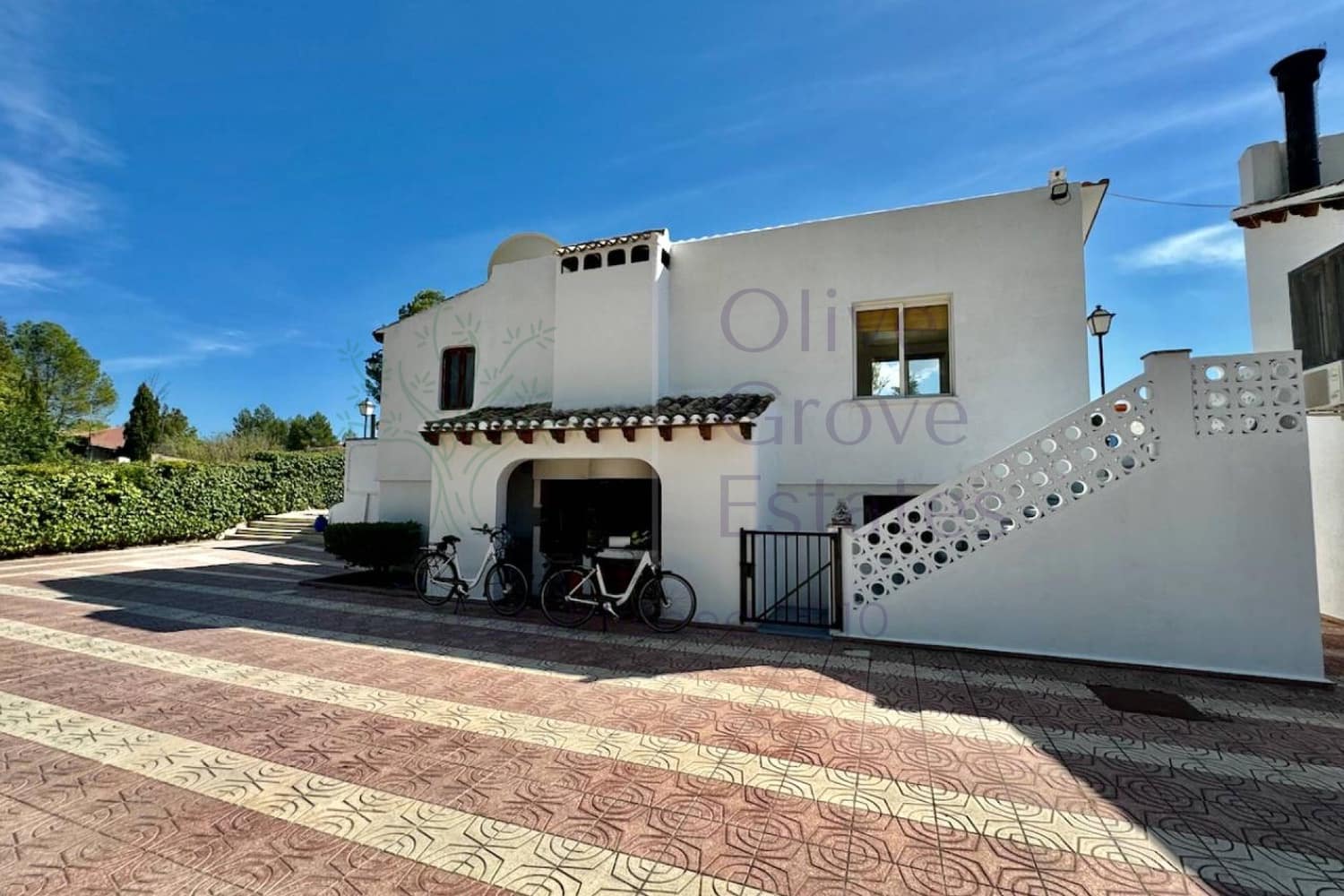 8 bedroom Villa for sale in Castalla with pool garage - € 655,000 (Ref: 9906612)