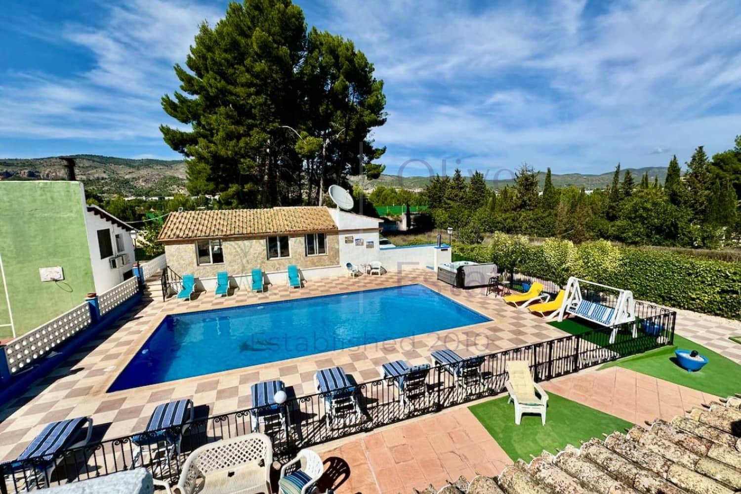 8 bedroom Villa for sale in Castalla with pool garage - € 655,000 (Ref: 9906612)