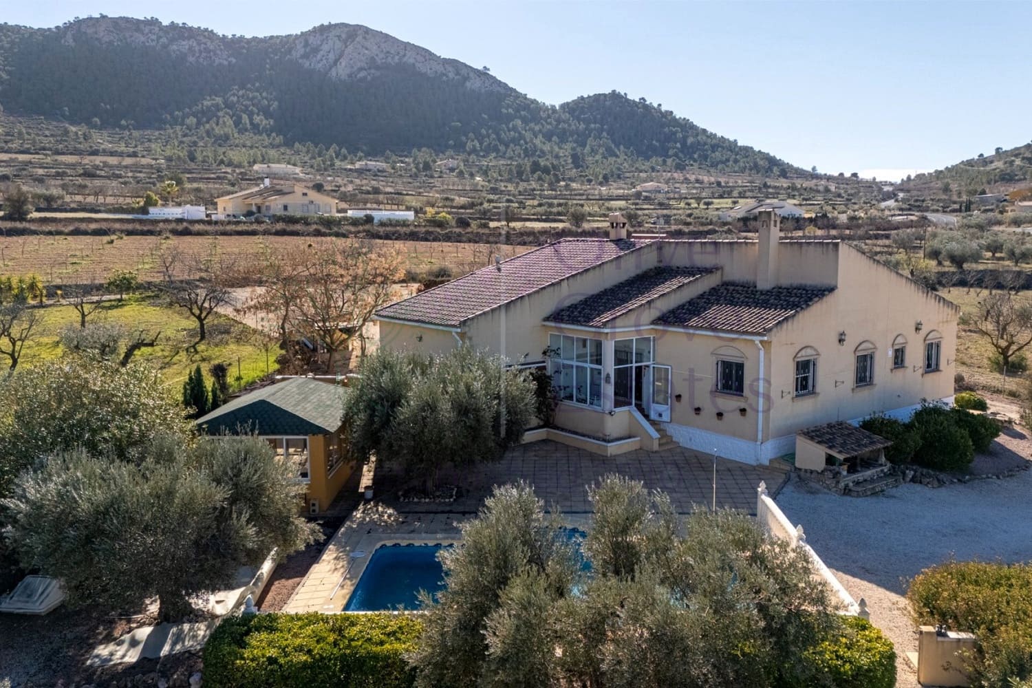 3 soveværelse Finca/Landehus til salg i Abanilla med swimmingpool garage - € 395.000 (Ref: 9909042)