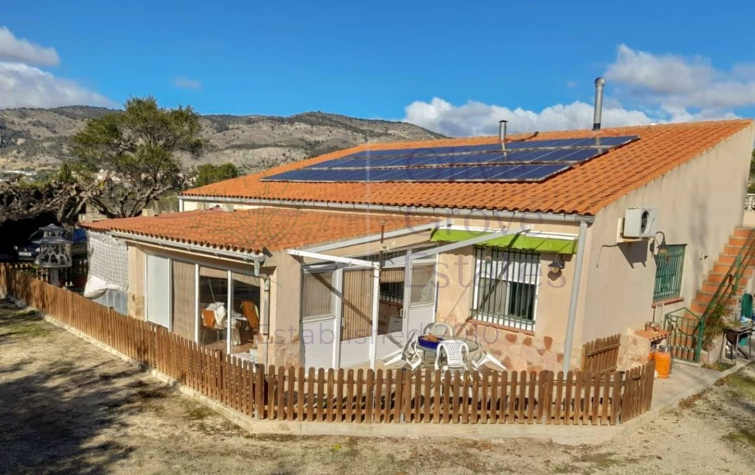 3 bedroom Finca/Country House for sale in Onil with pool - € 299,000 (Ref: 9922921)