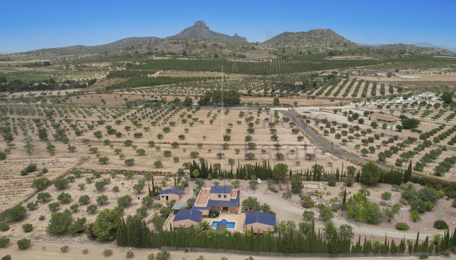 Chalet de 6 habitaciones en Salinas en venta con piscina garaje - 595.000 € (Ref: 9965931)
