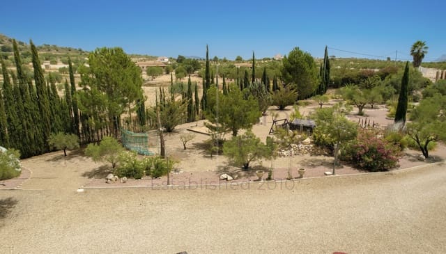 Chalet de 6 habitaciones en Salinas en venta con piscina garaje - 595.000 € (Ref: 9965931)