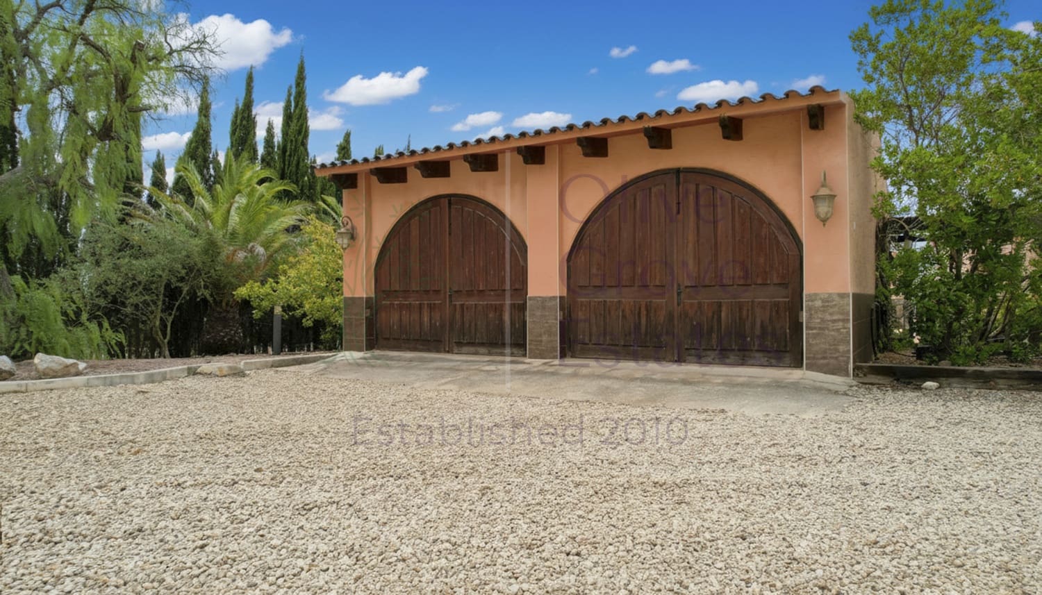 Chalet de 6 habitaciones en Salinas en venta con piscina garaje - 595.000 € (Ref: 9965931)