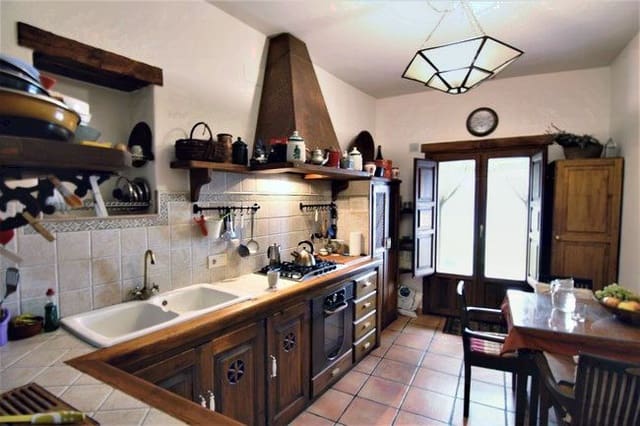 4 soveværelse Finca/Landehus til salg i Capileira med swimmingpool - € 430.000 (Ref: 4523789)