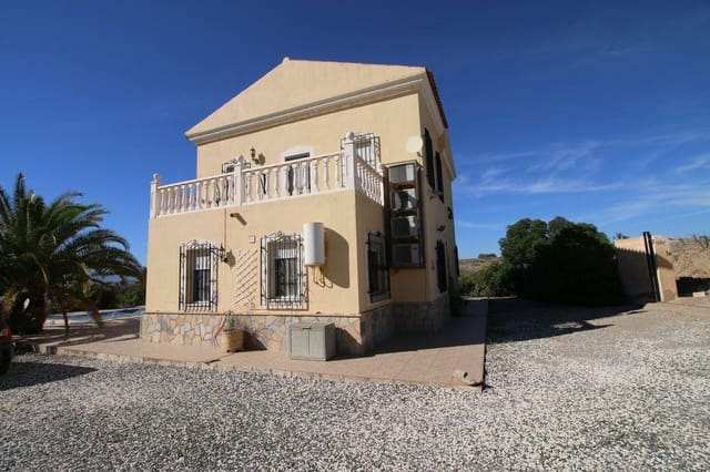 Casa de 3 habitaciones en Albox en venta con piscina - 239.000 € (Ref: 7844086)