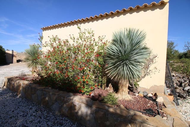 Casa de 3 habitaciones en Albox en venta con piscina - 239.000 € (Ref: 7844086)