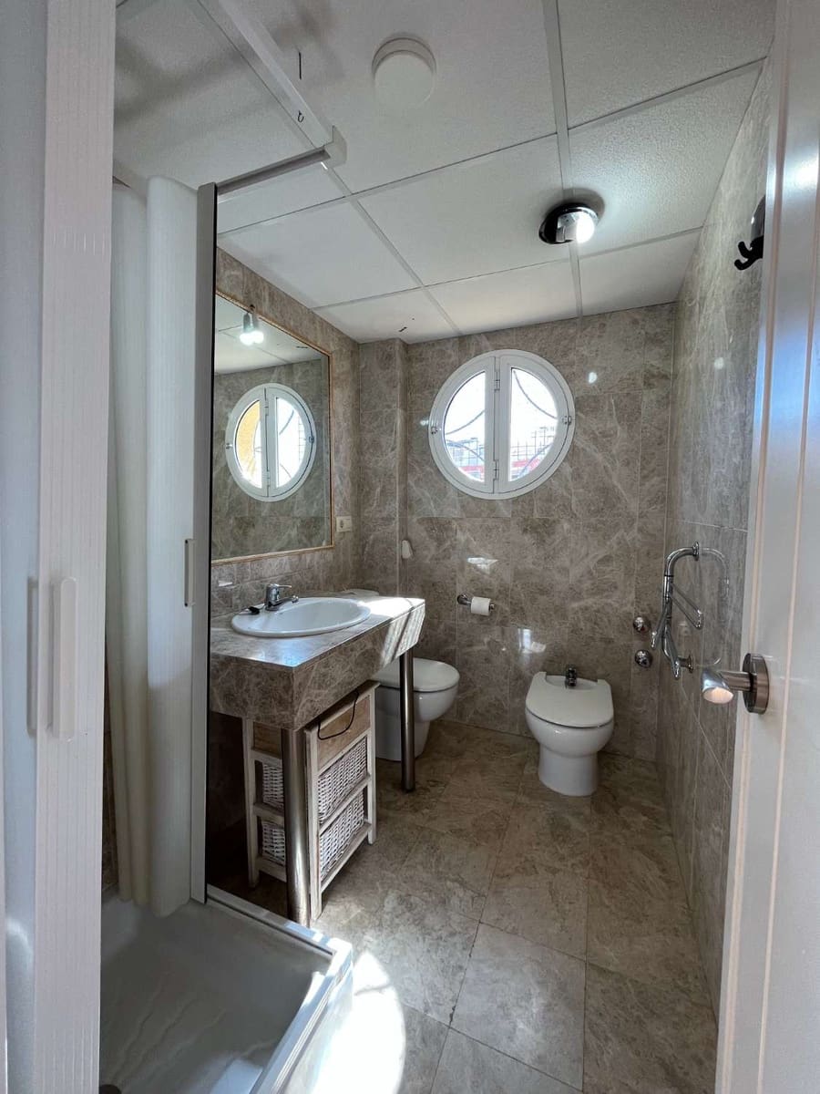 2 bedroom Beach Apartment for holiday rental in Puerto del Rey with pool garage - € 700 (Ref: 7886915)