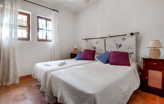 4 soveværelse Villa til salg i Cuevas del Almanzora med swimmingpool garage - € 420.000 (Ref: 8708043)