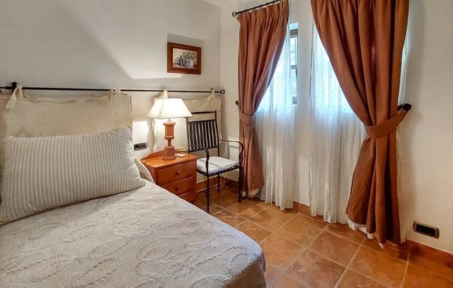 4 soveværelse Villa til salg i Cuevas del Almanzora med swimmingpool garage - € 420.000 (Ref: 8708043)