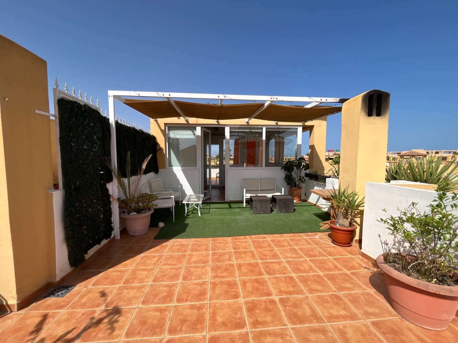 2 soveværelse Strandlejlighed til salg i Puerto del Rey med swimmingpool garage - € 199.000 (Ref: 8708044)