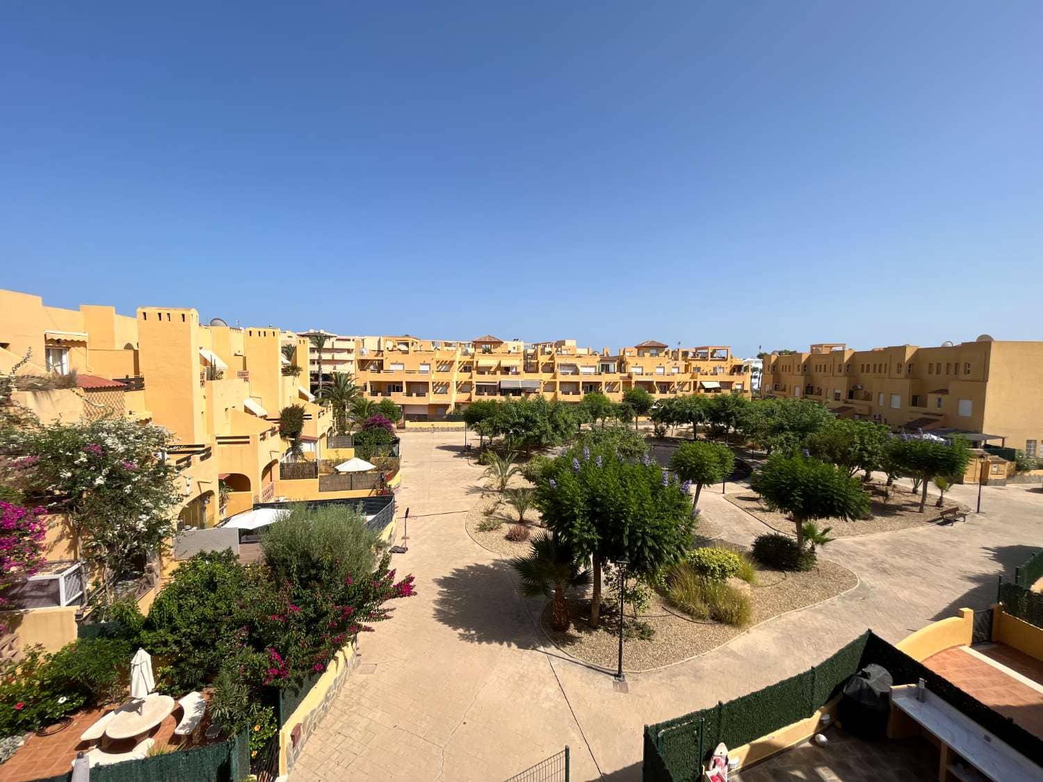 2 soveværelse Strandlejlighed til salg i Puerto del Rey med swimmingpool garage - € 199.000 (Ref: 8708044)