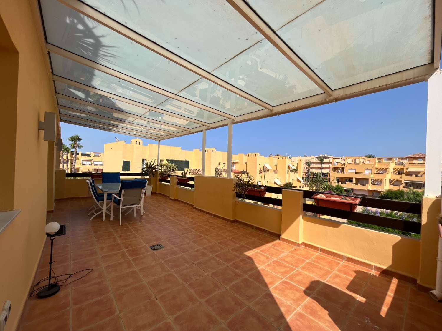 2 soveværelse Strandlejlighed til salg i Puerto del Rey med swimmingpool garage - € 199.000 (Ref: 8708044)