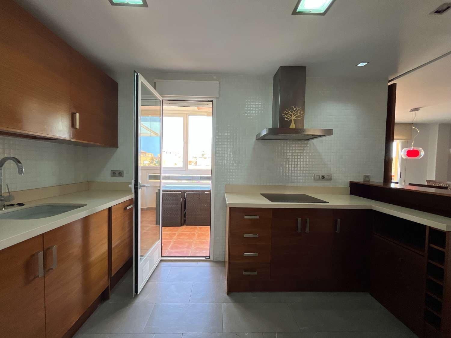 2 soveværelse Strandlejlighed til salg i Puerto del Rey med swimmingpool garage - € 199.000 (Ref: 8708044)