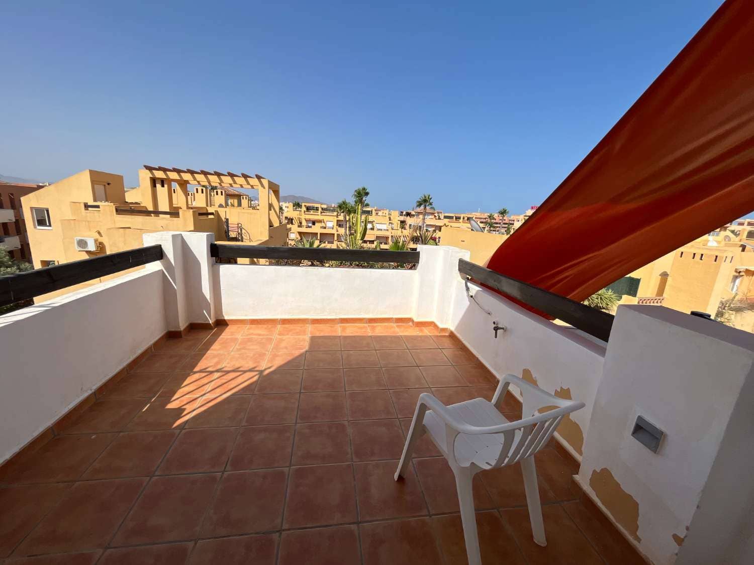 2 soveværelse Strandlejlighed til salg i Puerto del Rey med swimmingpool garage - € 199.000 (Ref: 8708044)