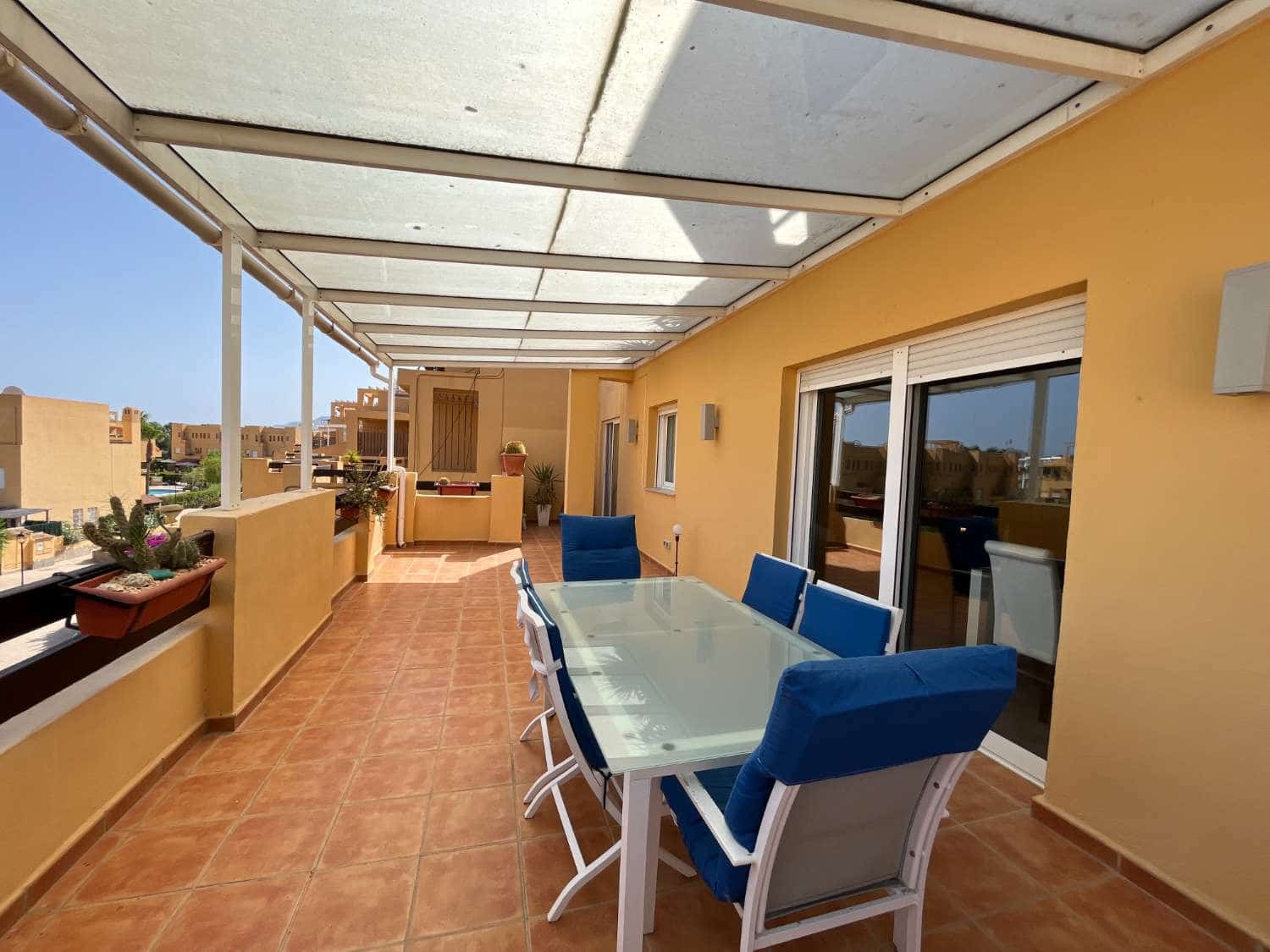 2 soveværelse Strandlejlighed til salg i Puerto del Rey med swimmingpool garage - € 199.000 (Ref: 8708044)