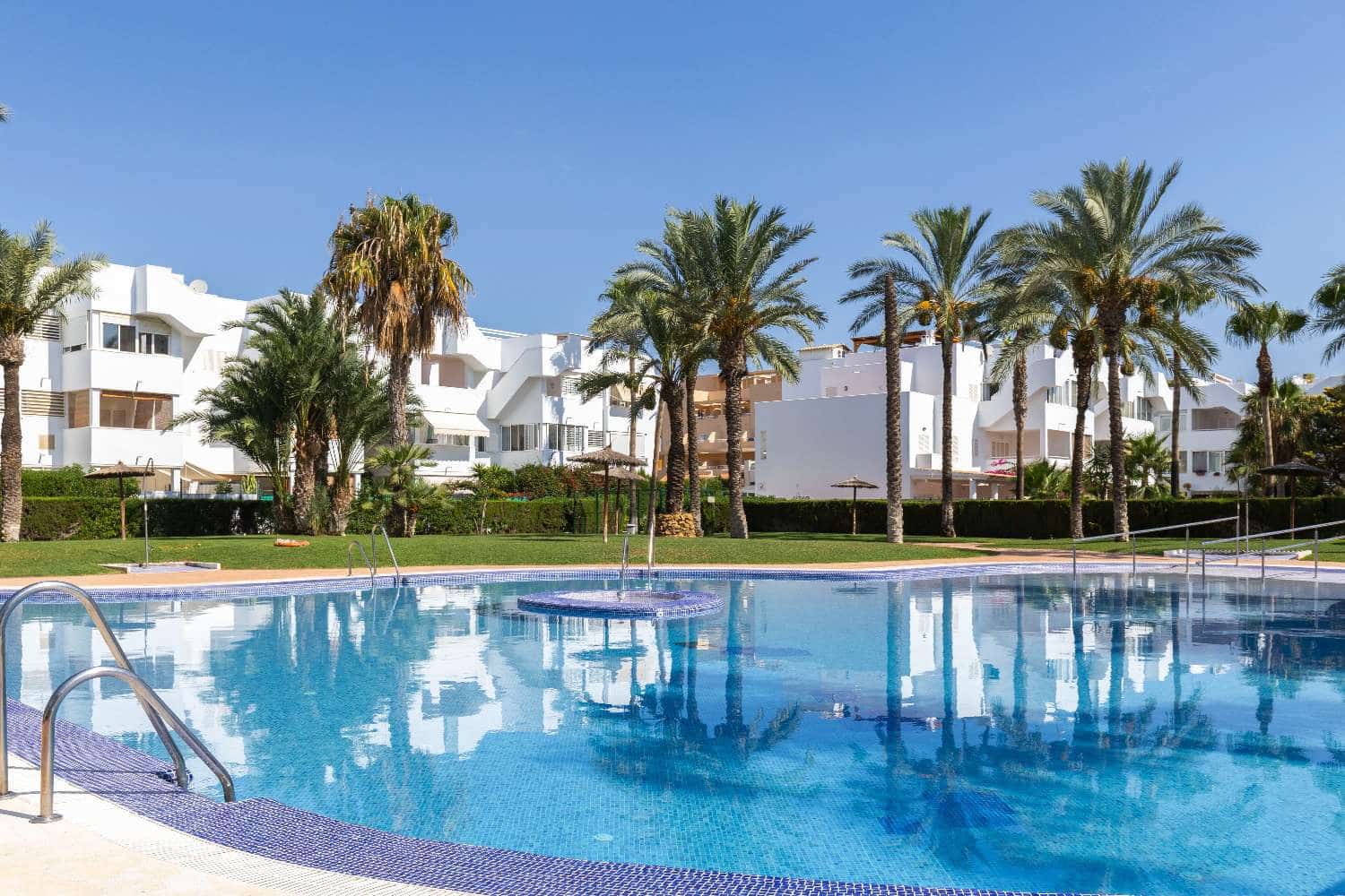 3 camera da letto Appartamento sulla Spiaggia da affittare in Puerto del Rey con piscina garage - 850 € (Rif: 8915143)