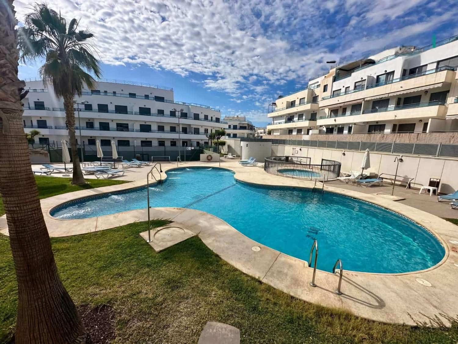 3 camera da letto Appartamento sulla Spiaggia da affittare in Garrucha con piscina - 5.400 € (Rif: 8923692)