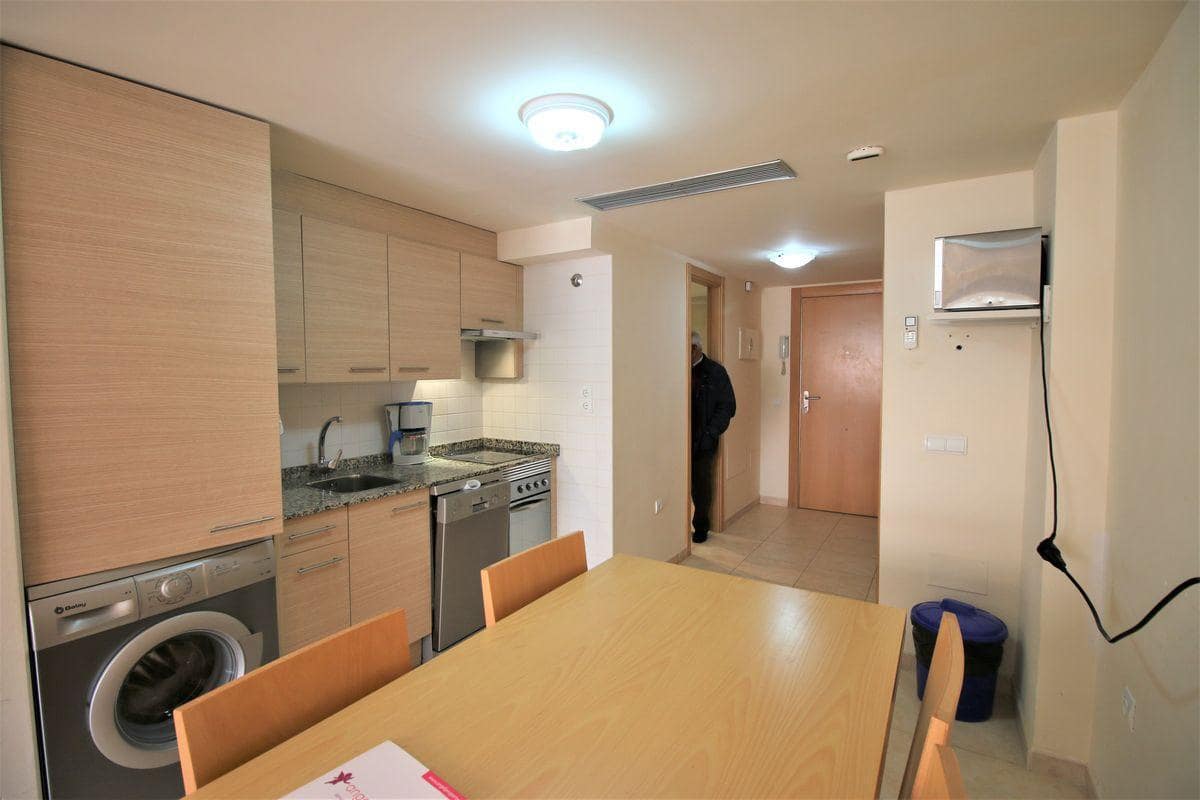 2 bedroom Beach Apartment for holiday rental in Puerto del Rey with pool - € 700 (Ref: 9126627)