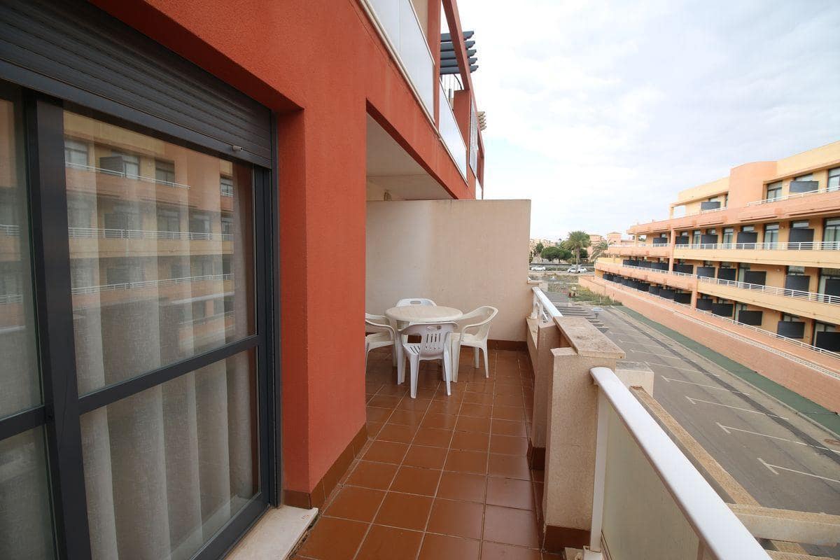 2 bedroom Beach Apartment for holiday rental in Puerto del Rey with pool - € 700 (Ref: 9126627)