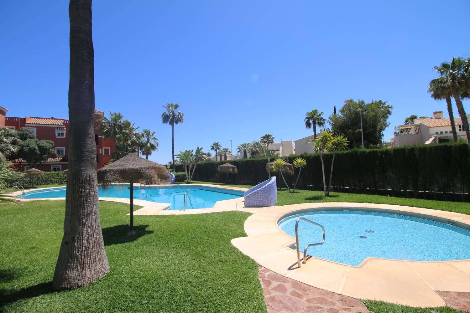   2 soveværelse   ferieStrandlejlighed i Vera   med   swimmingpool   - € 560 (Ref: 9162081)