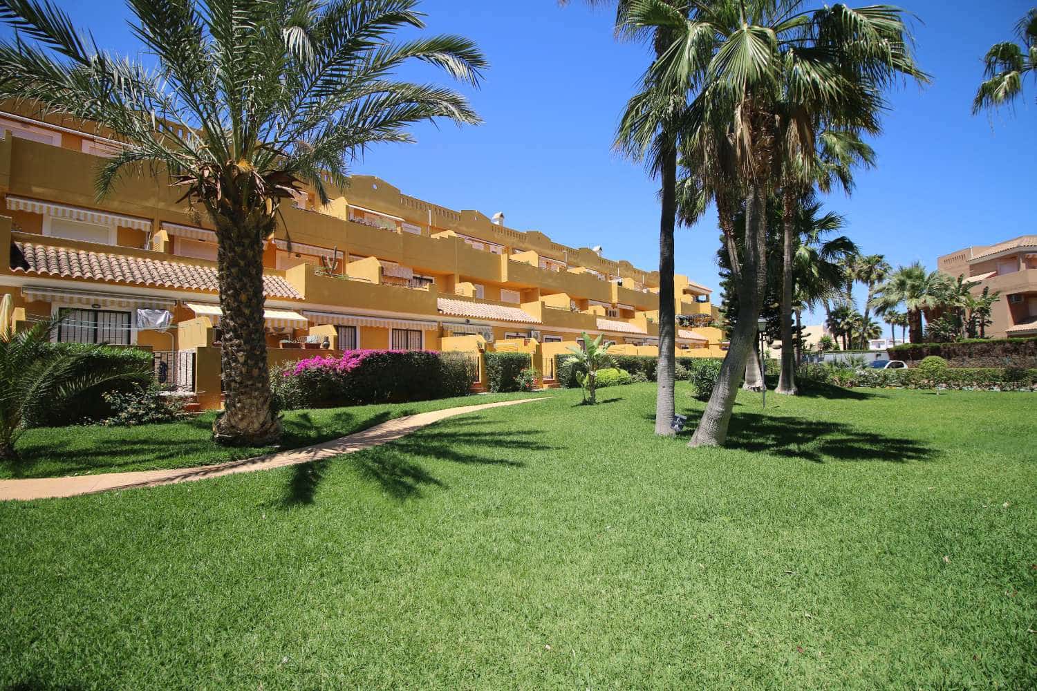   2 soveværelse   ferieStrandlejlighed i Vera   med   swimmingpool   - € 560 (Ref: 9162081)