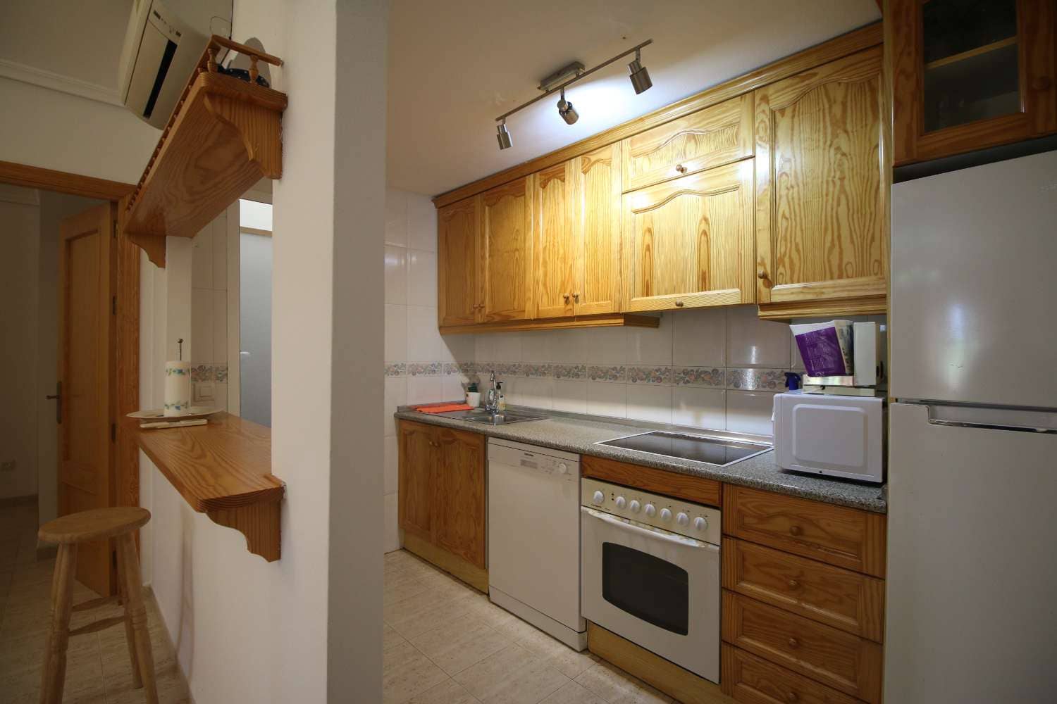 2 bedroom Beach Apartment for rent in Vera with pool garage - € 700 (Ref: 9256818)