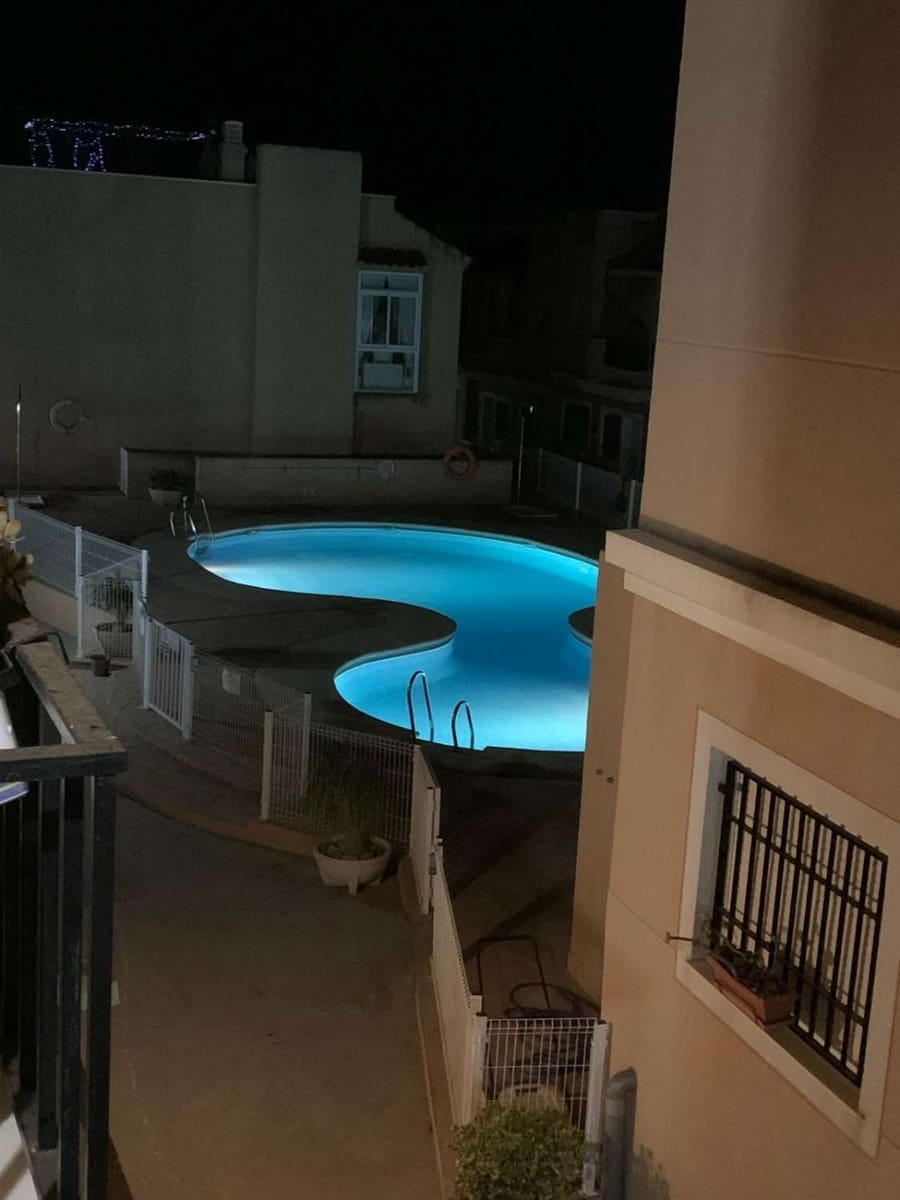 2 makuuhuone Ranta-asunto vuokrattavana paikassa Palomares mukana uima-altaan 
autotalli - 600 € (Ref: 9337645)