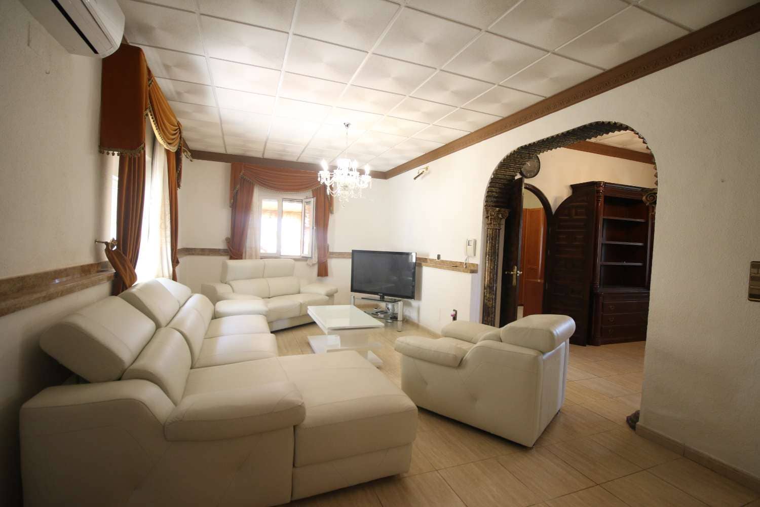7 Zimmer Villa zu verkaufen in Cuevas del Almanzora mit Pool Garage - 399.000 € (Ref: 9451780)