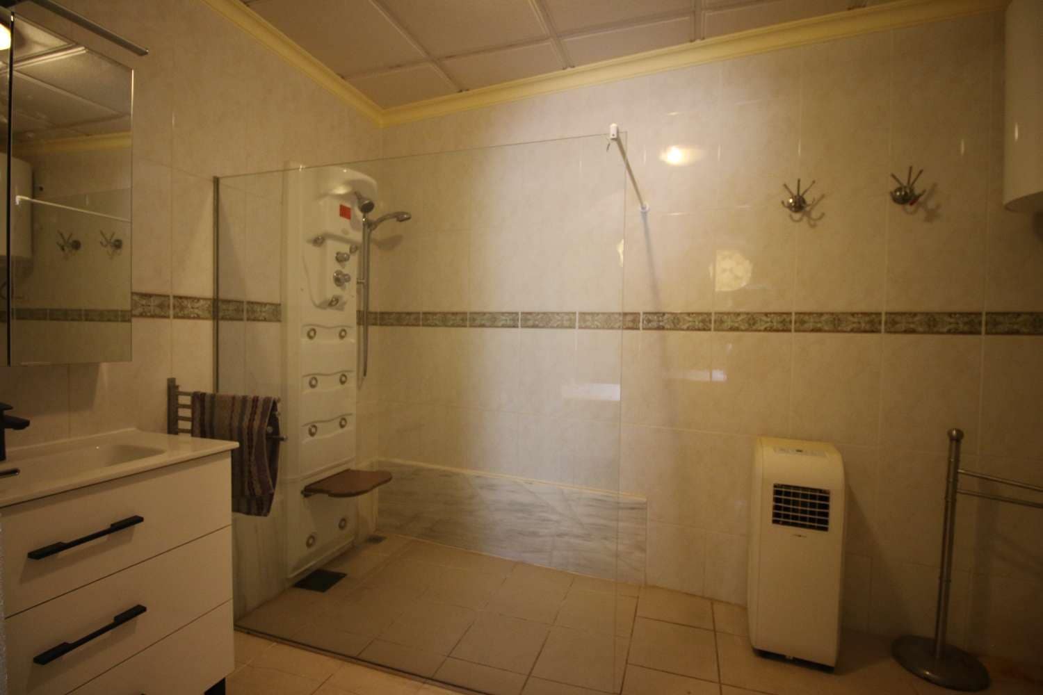 7 Zimmer Villa zu verkaufen in Cuevas del Almanzora mit Pool Garage - 399.000 € (Ref: 9451780)