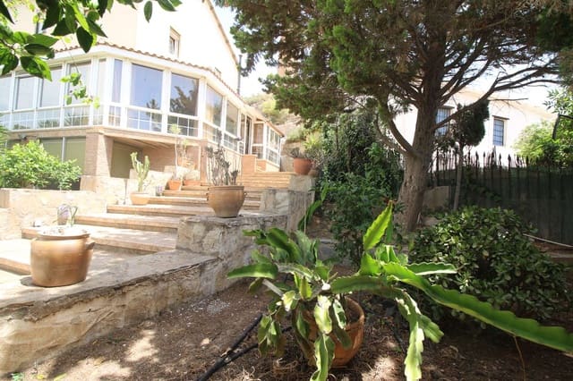 7 bedroom Villa for sale in Cuevas del Almanzora with pool garage - € 399,000 (Ref: 9451780)