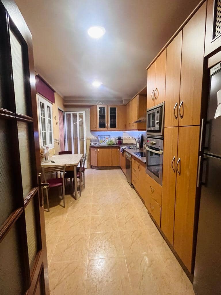 4 slaapkamer Flat te huur in Vera met garage - € 1.000 (Ref: 9455951)