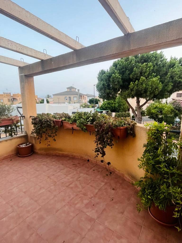 4 slaapkamer Flat te huur in Vera met garage - € 1.000 (Ref: 9455951)