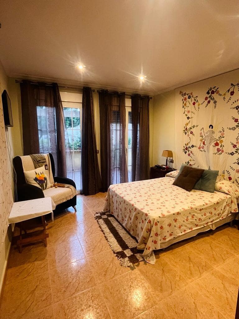 4 slaapkamer Flat te huur in Vera met garage - € 1.000 (Ref: 9455951)