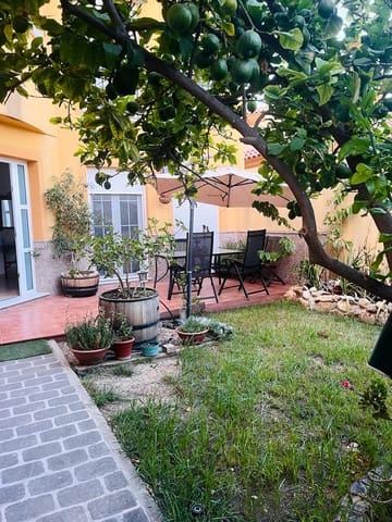 4 slaapkamer Flat te huur in Vera Ciudad, Vera met garage - € 1.000 (Ref: 9455951)