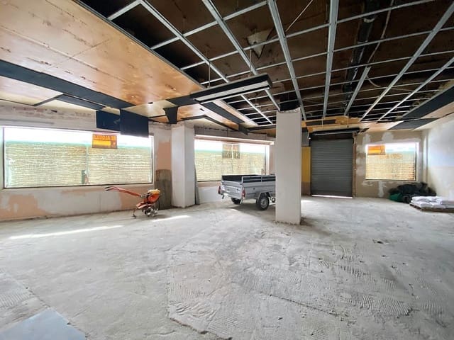 Commerciale da affittare in Otura - 1.200 € (Rif: 6884132)