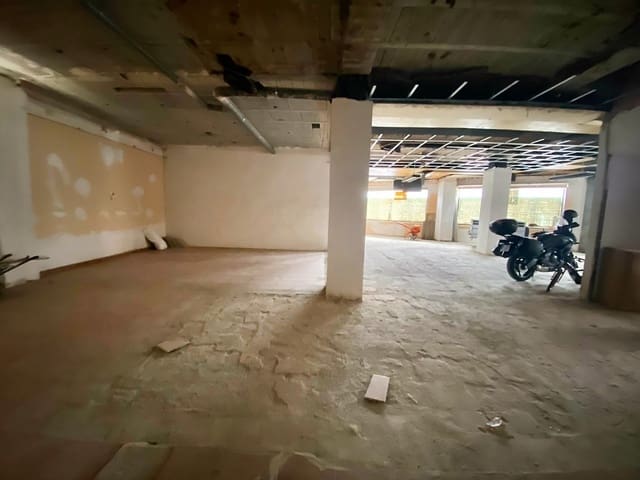 Commerciale da affittare in Otura - 1.200 € (Rif: 6884132)