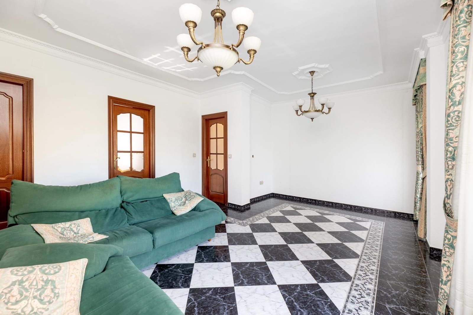 3 slaapkamer Flat te koop in Algarinejo - € 66.000 (Ref: 8155006)