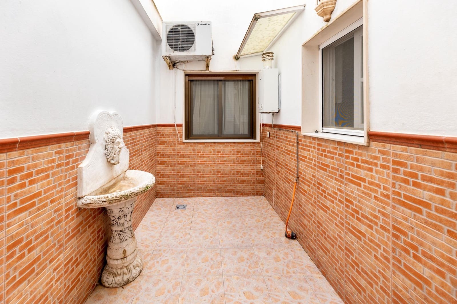 3 slaapkamer Flat te koop in Algarinejo - € 66.000 (Ref: 8155006)