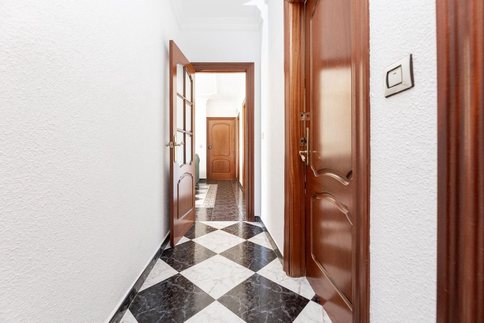 3 slaapkamer Flat te koop in Algarinejo - € 66.000 (Ref: 8155006)