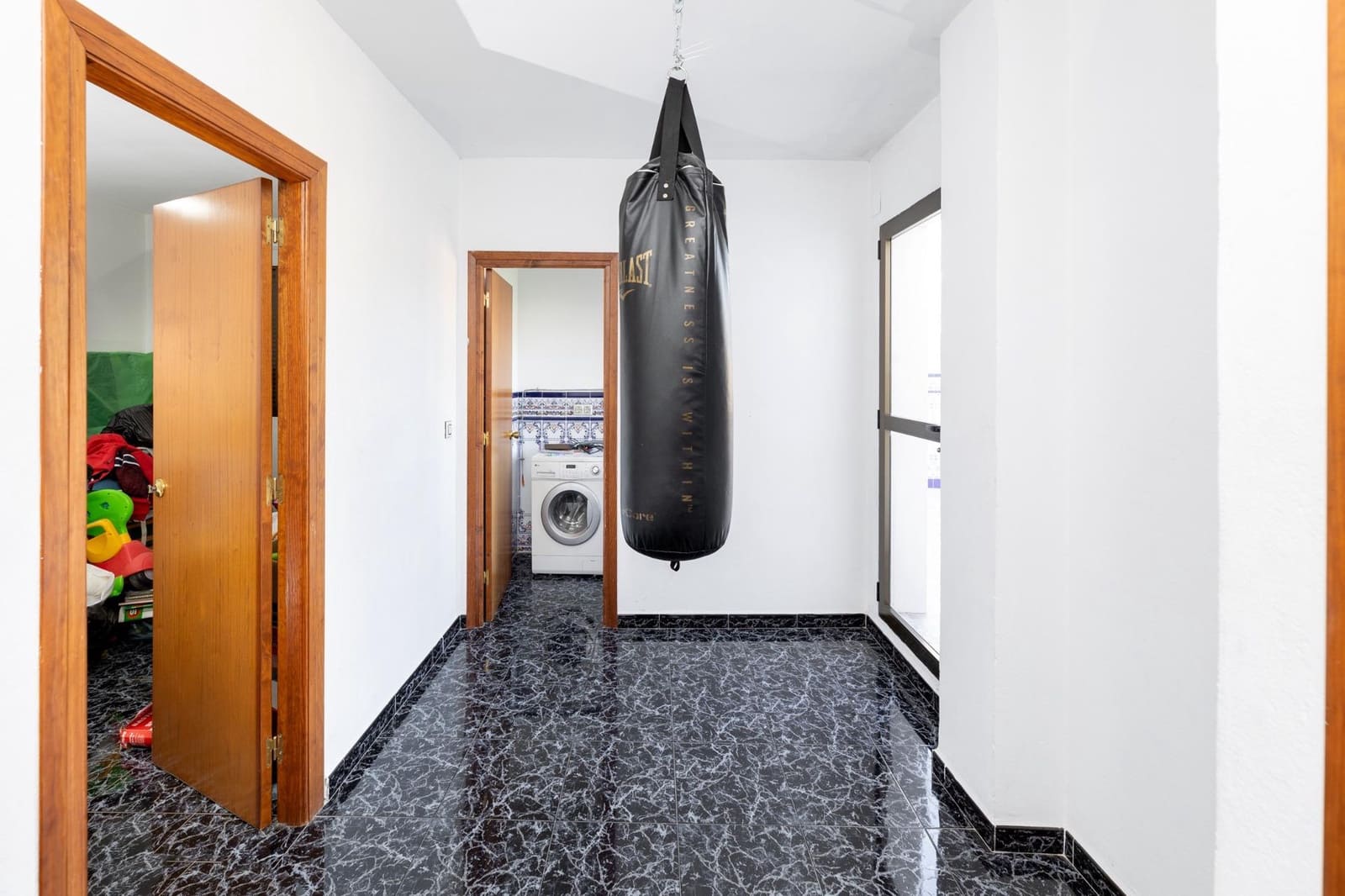 3 slaapkamer Flat te koop in Algarinejo - € 66.000 (Ref: 8155006)