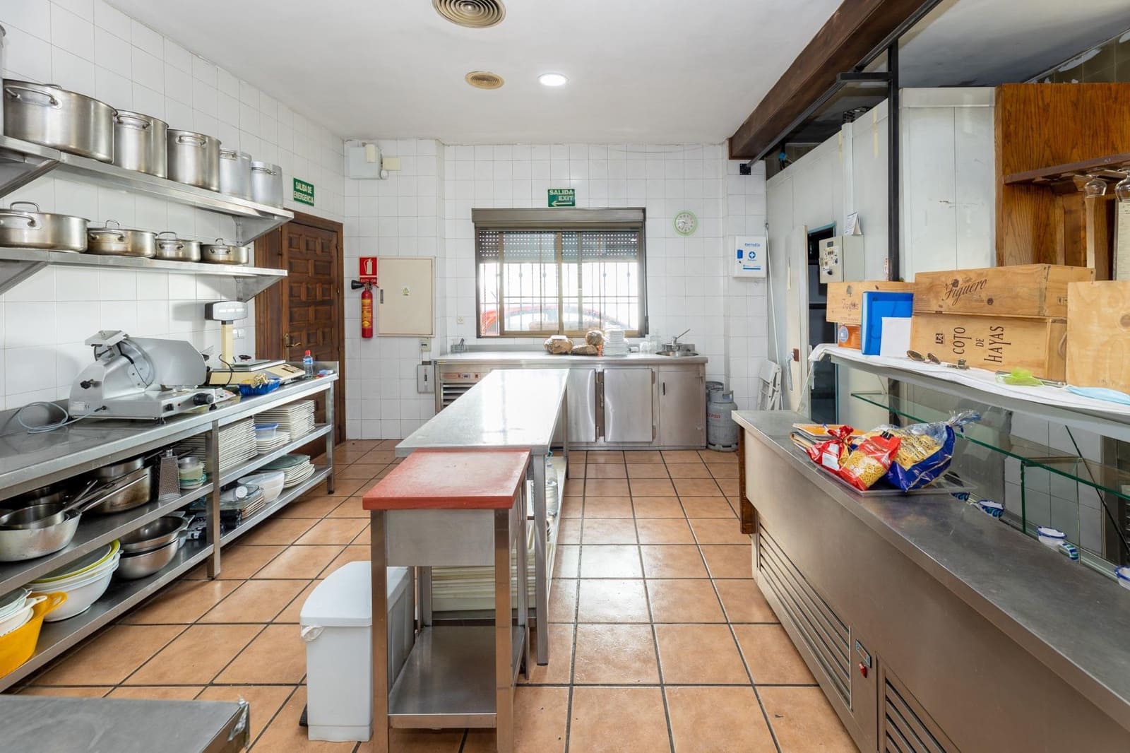 3 bedroom Commercial for sale in Albolote with garage - € 810,000 (Ref: 9386244)