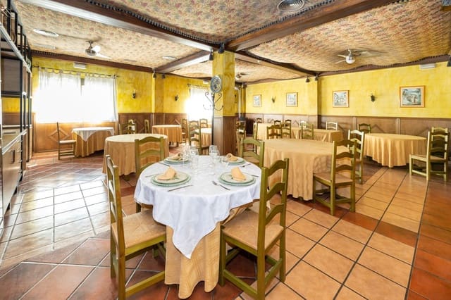 3 bedroom Commercial for sale in Albolote with garage - € 810,000 (Ref: 9386244)