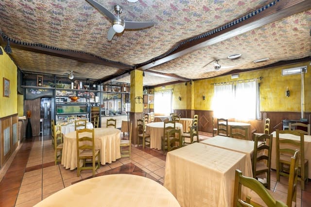 3 bedroom Commercial for sale in Albolote with garage - € 810,000 (Ref: 9386244)