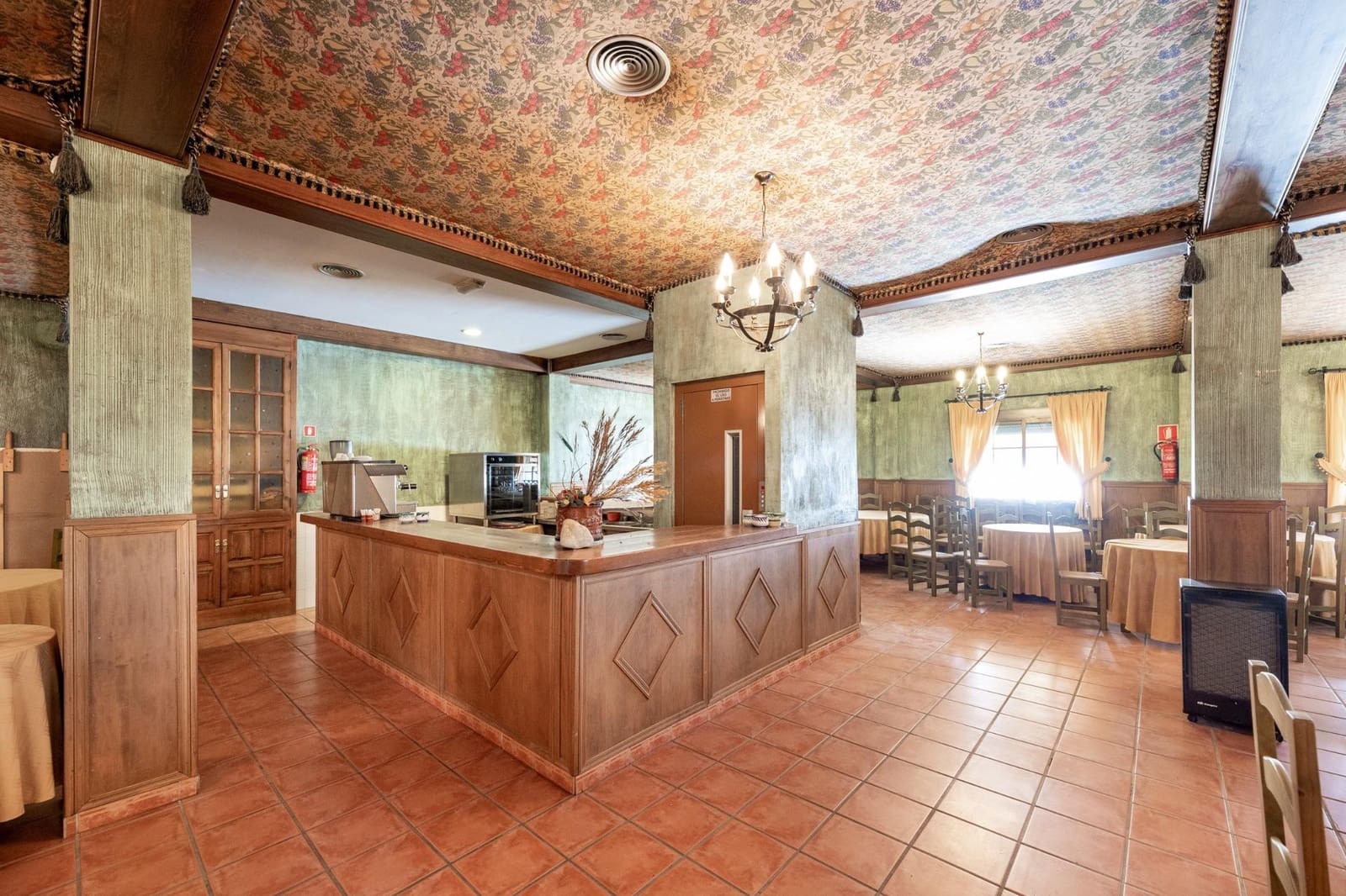 3 bedroom Commercial for sale in Albolote with garage - € 810,000 (Ref: 9386244)