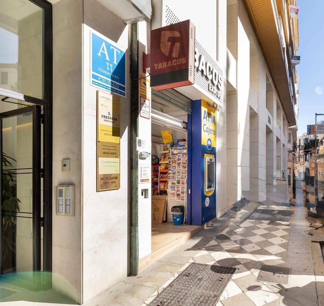 Commercial for sale in Granada city - € 449,000 (Ref: 9386246)
